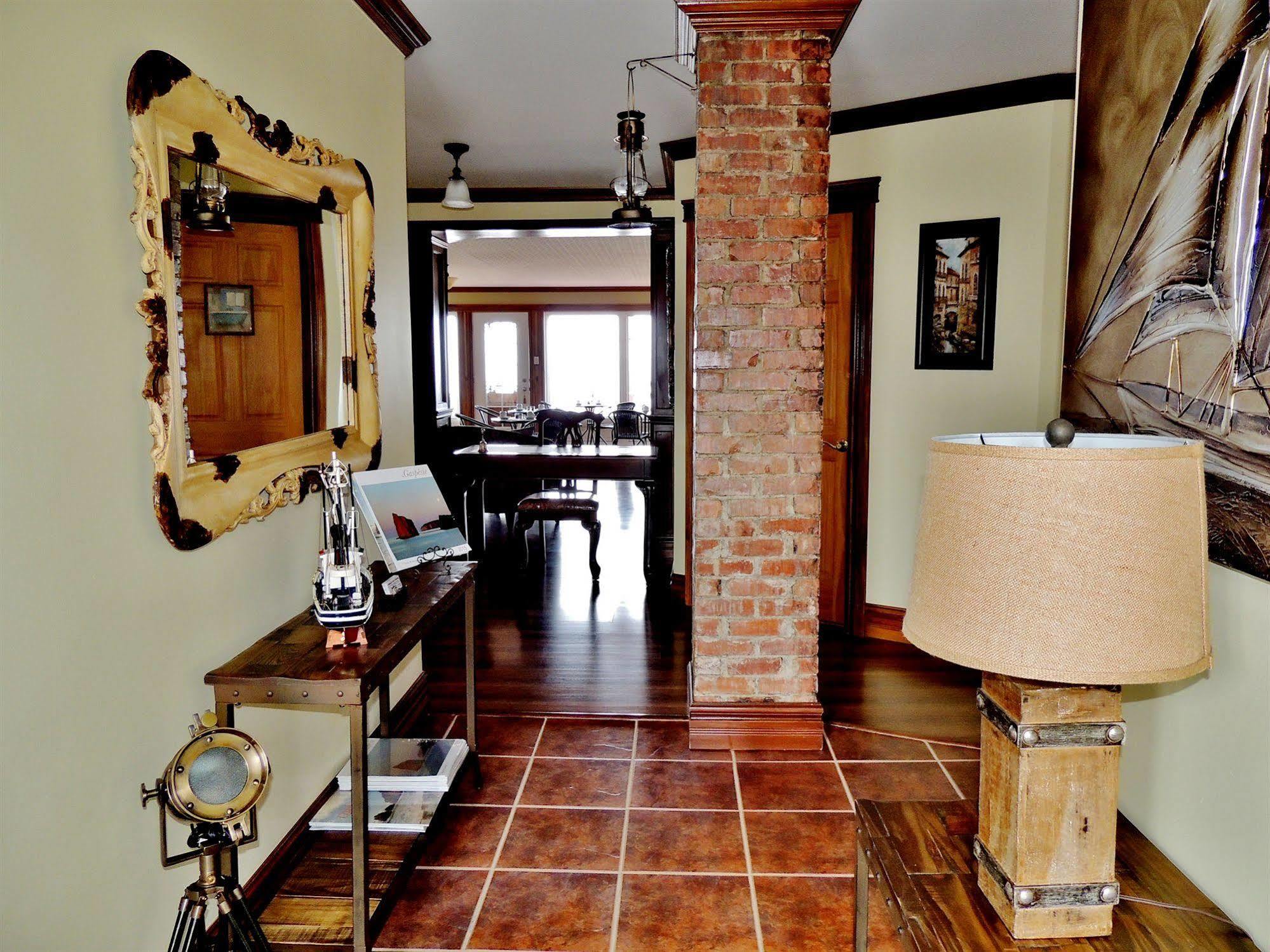 Auberge Du Vieux Faubourg Sainte Anne-des-Chênes Dış mekan fotoğraf