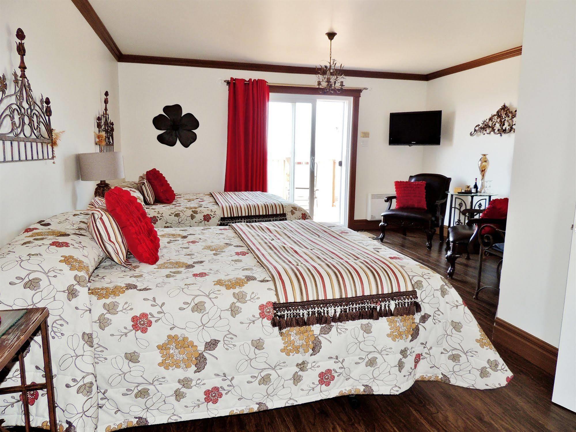 Auberge Du Vieux Faubourg Sainte Anne-des-Chênes Dış mekan fotoğraf